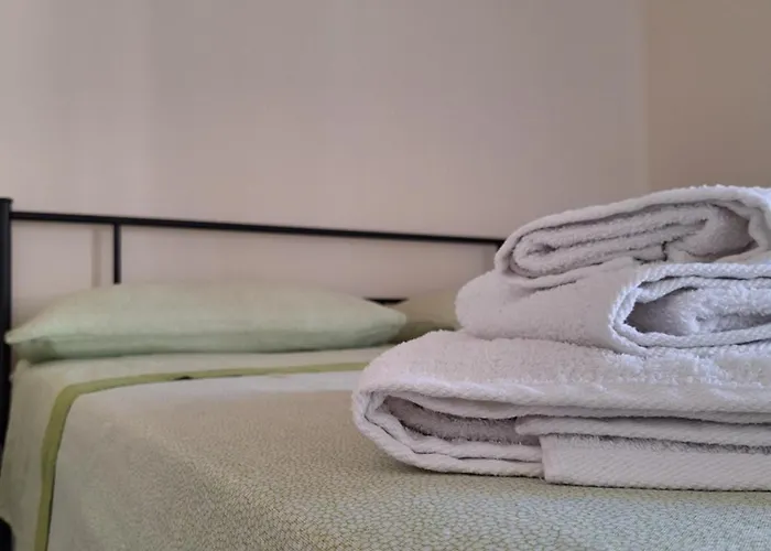 Alojamento de Acomodação e Pequeno-almoço Rooms Home 3*