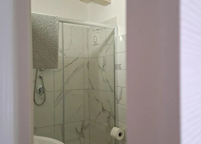 Rooms Home Alojamento de Acomodação e Pequeno-almoço 3*